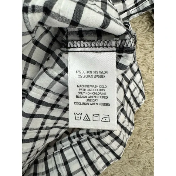 Foxcroft Shaped Fit Black And White Striped Crinkle Button Up Shirt Size 10 Work - Picture 11 of 11